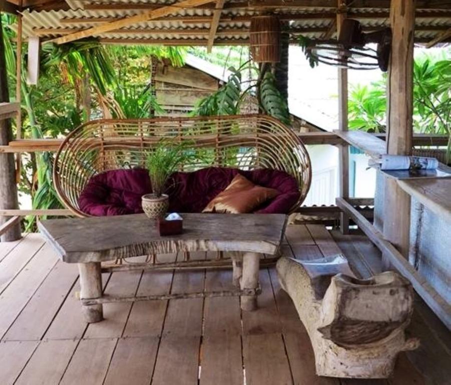 Kepmandou Lounge-Bar Bed & Breakfast Exterior foto