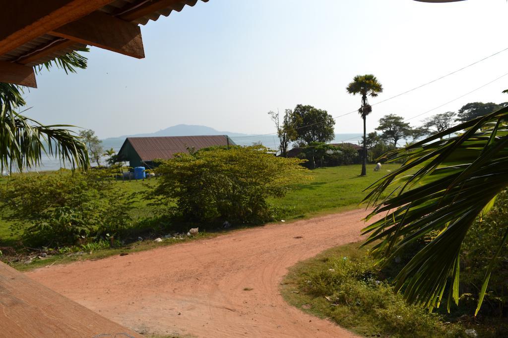 Kepmandou Lounge-Bar Bed & Breakfast Exterior foto