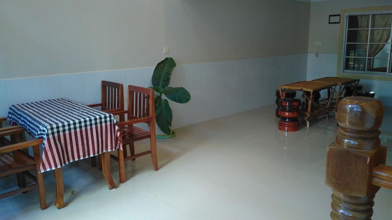 Kepmandou Lounge-Bar Bed & Breakfast Exterior foto