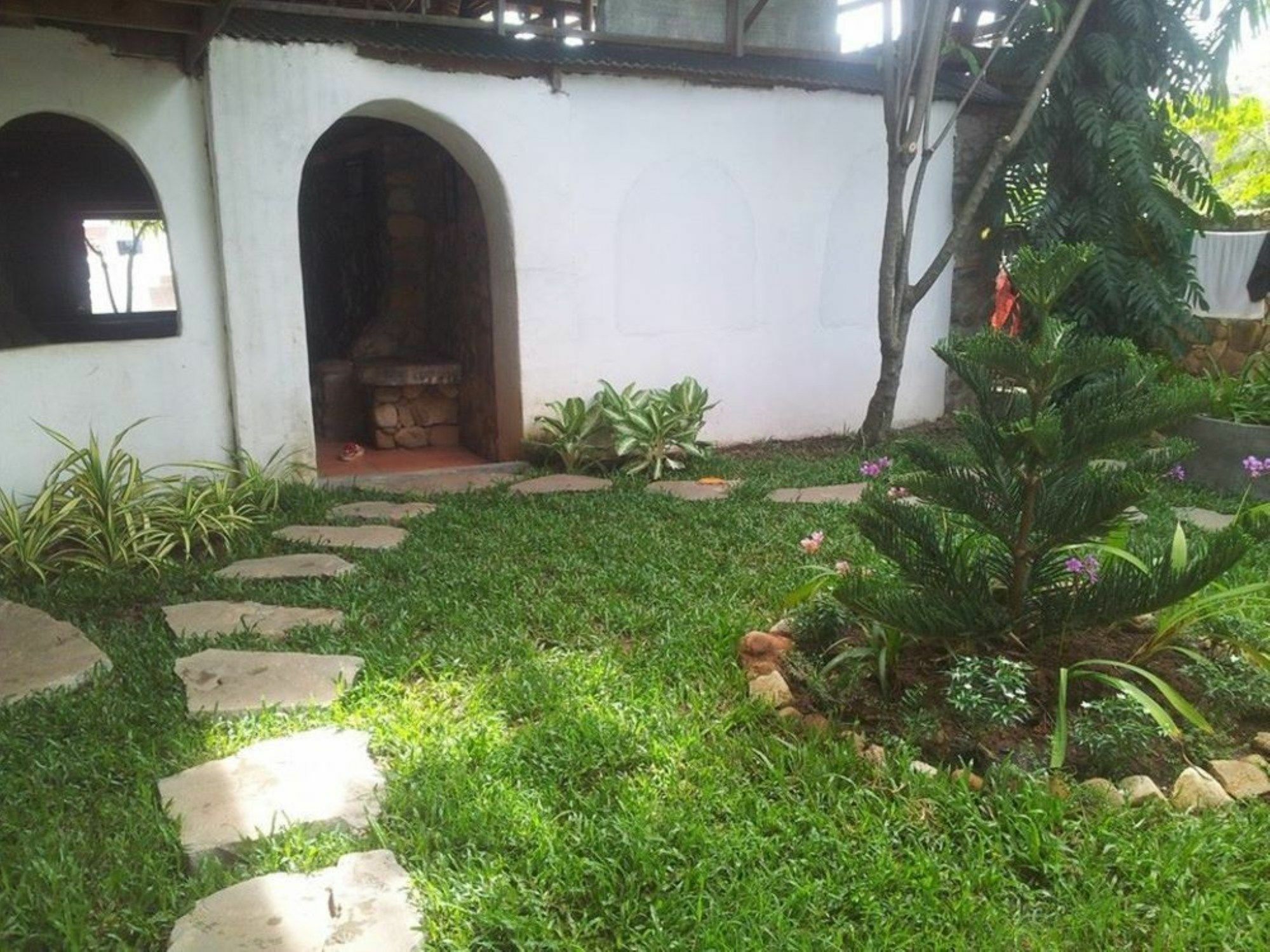 Kepmandou Lounge-Bar Bed & Breakfast Exterior foto