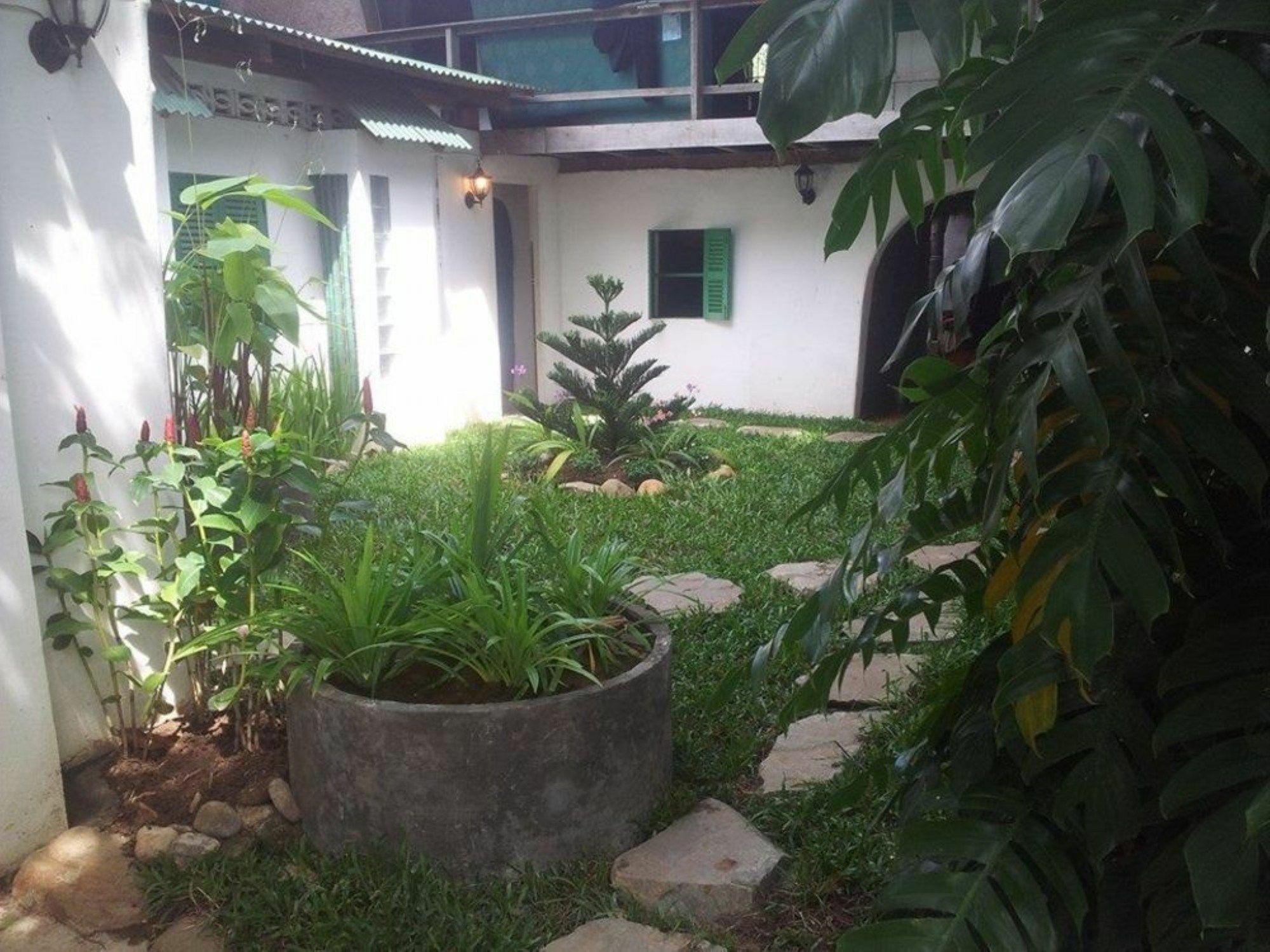 Kepmandou Lounge-Bar Bed & Breakfast Exterior foto