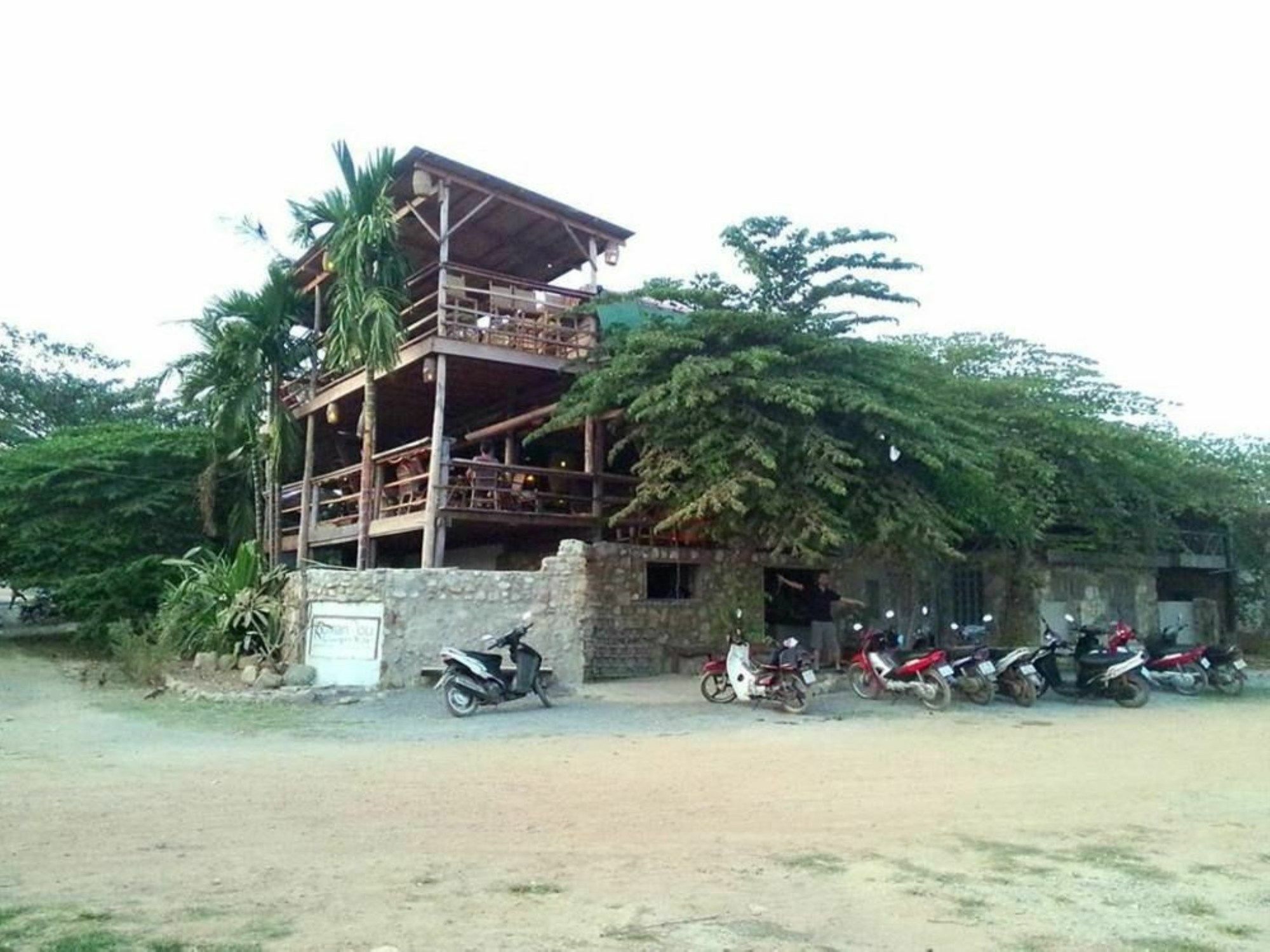 Kepmandou Lounge-Bar Bed & Breakfast Exterior foto