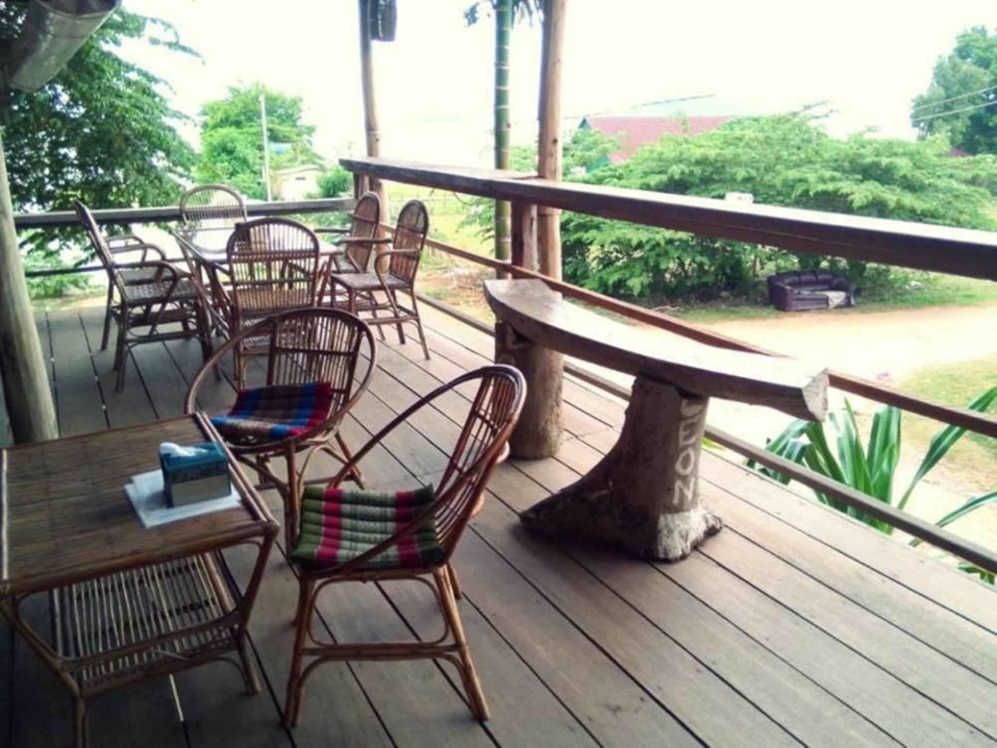Kepmandou Lounge-Bar Bed & Breakfast Exterior foto