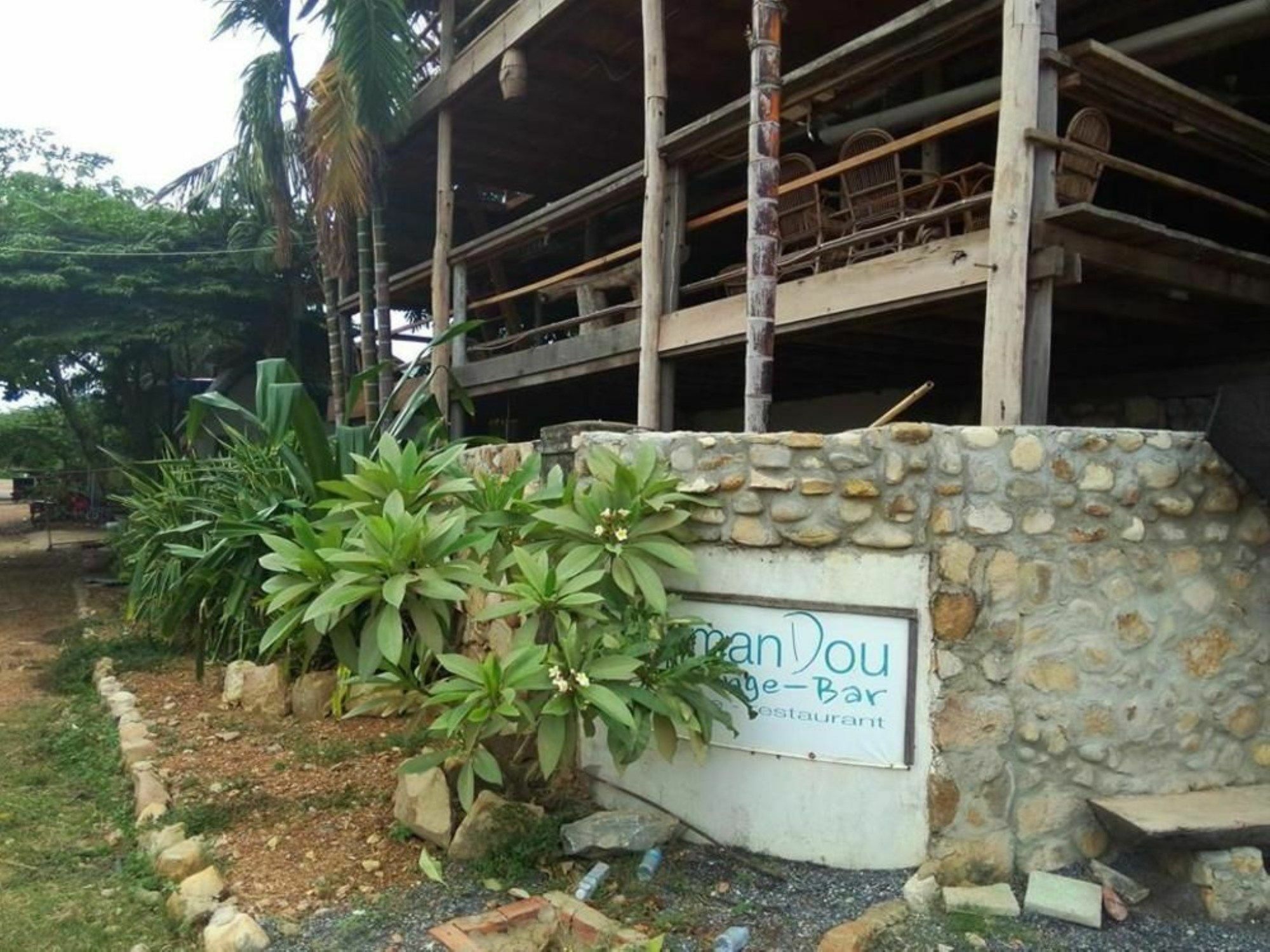 Kepmandou Lounge-Bar Bed & Breakfast Exterior foto