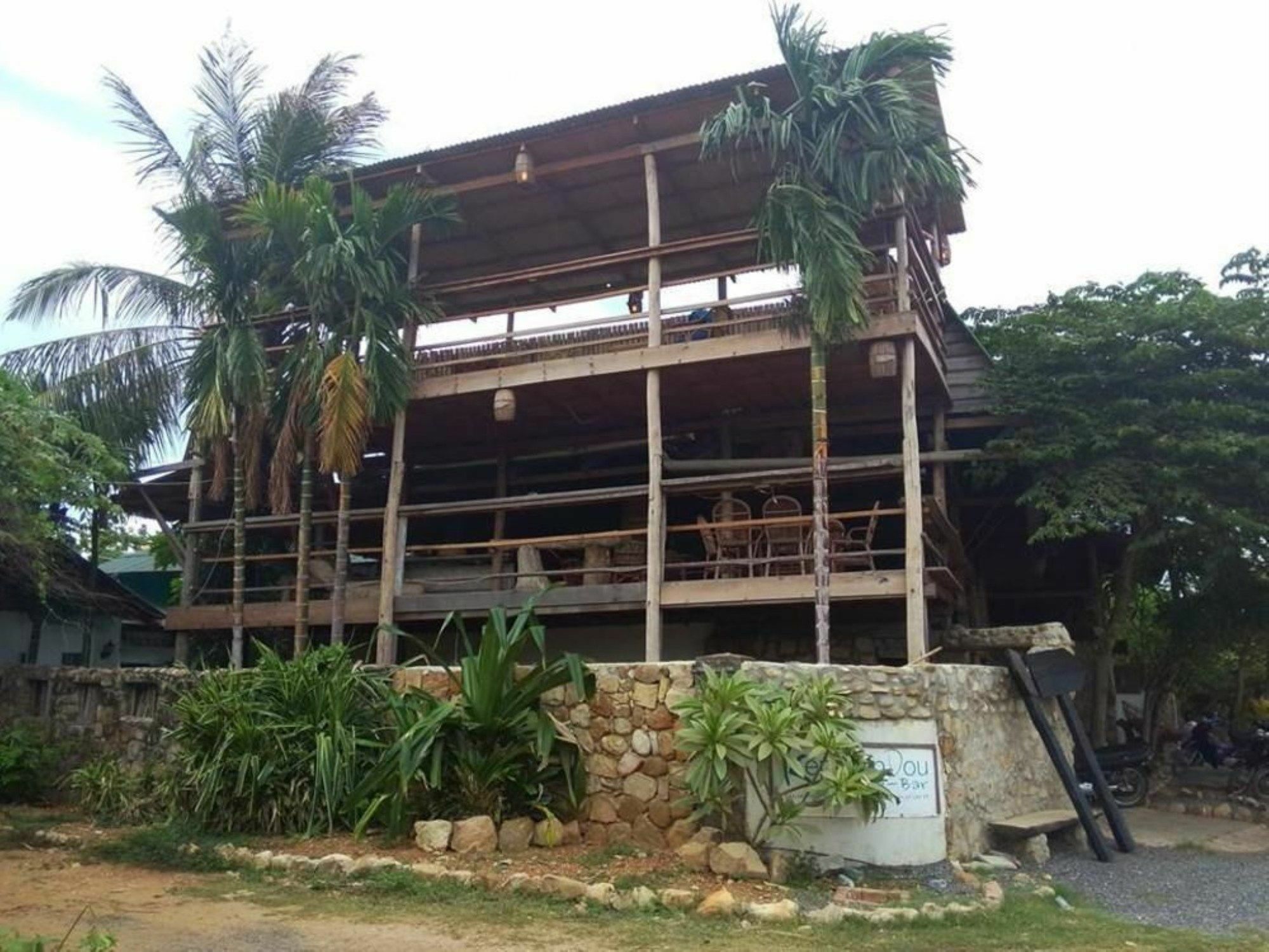 Kepmandou Lounge-Bar Bed & Breakfast Exterior foto